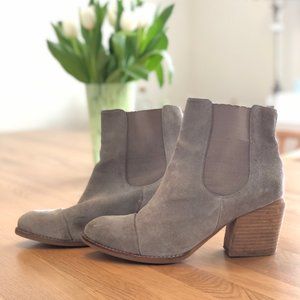 Jeffrey Campbell Taupe Suede Ankle Boots/Booties 8.5